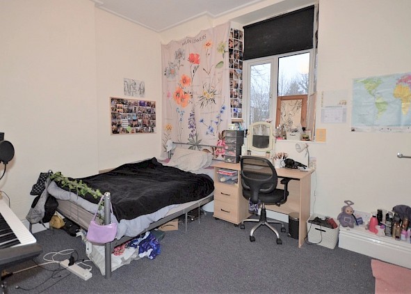 6, Clarke Dell, Botanical Gardens, Sheffield S10 2NR - 