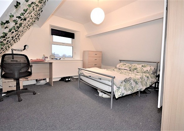 6, Clarke Dell, Botanical Gardens, Sheffield S10 2NR - 