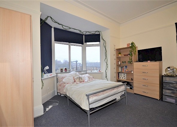 6, Clarke Dell, Botanical Gardens, Sheffield S10 2NR - 