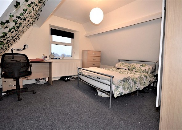 6, Clarke Dell, Botanical Gardens, Sheffield S10 2NR - 