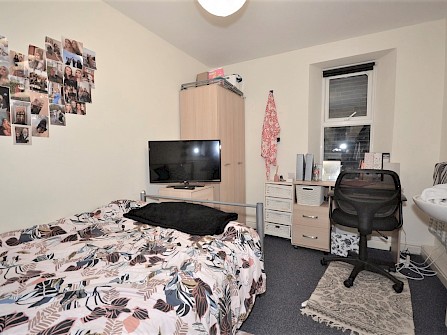 13, Mooroaks Road, Broomhill, Sheffield S10 1BX - 